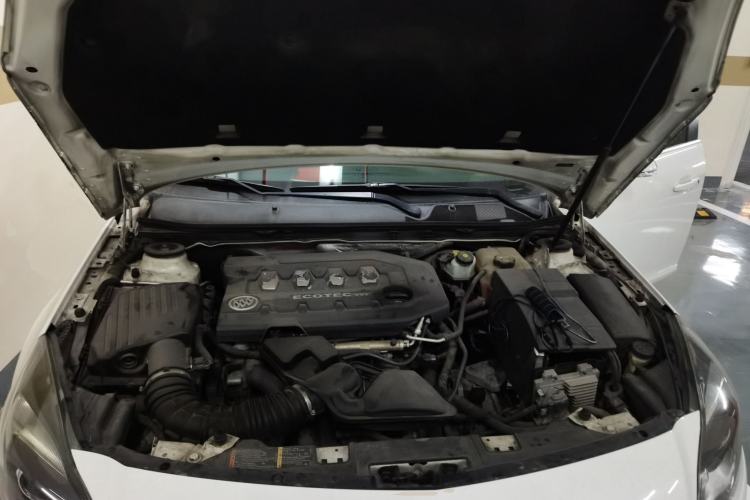 Used Buick Regal 2015 2.0L Leading Fashion Edition Engine Bay
