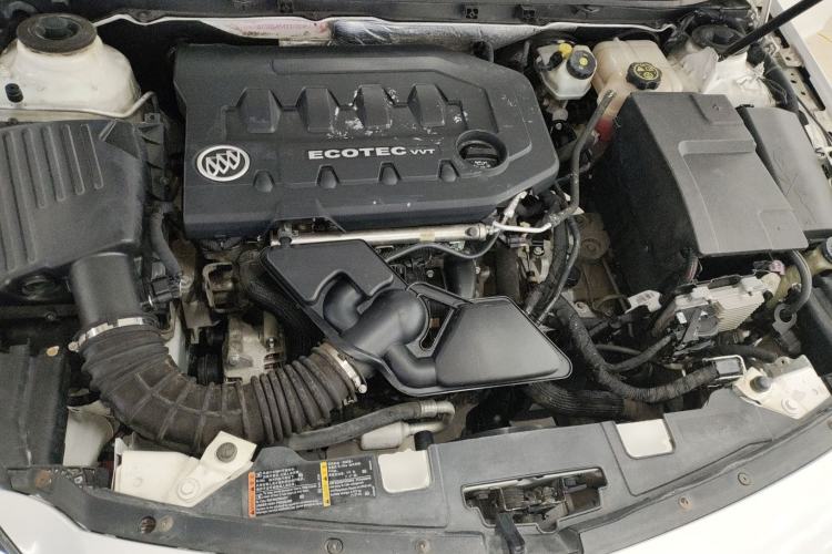 Used Buick Regal 2015 2.0L Leading Fashion Edition Engine Bay