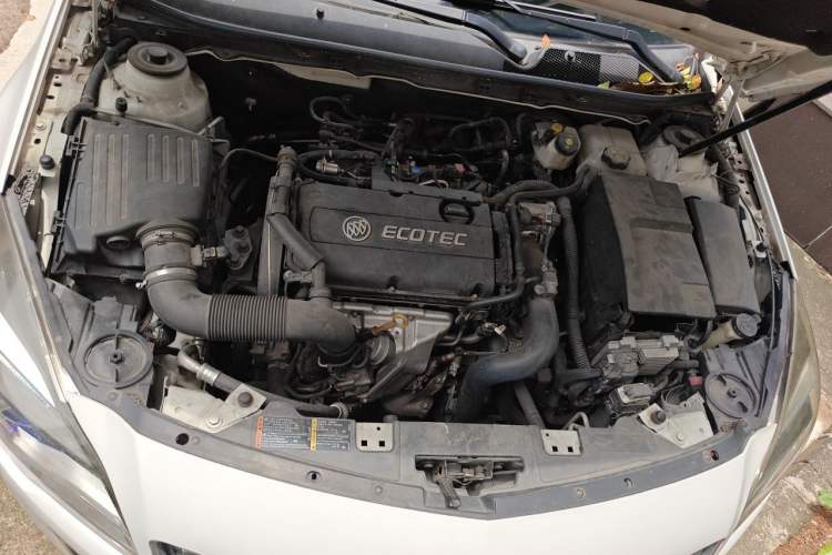 Used Buick Regal 2015 1.6T Elite Tech Model Engine Bay