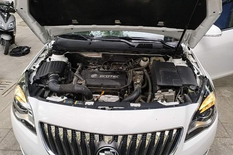 Used Buick Regal 2015 1.6T Elite Tech Model Engine Bay