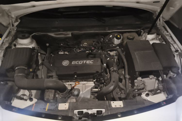 Used Buick Regal 2015 1.6T Leading Technology Model Engine Bay
