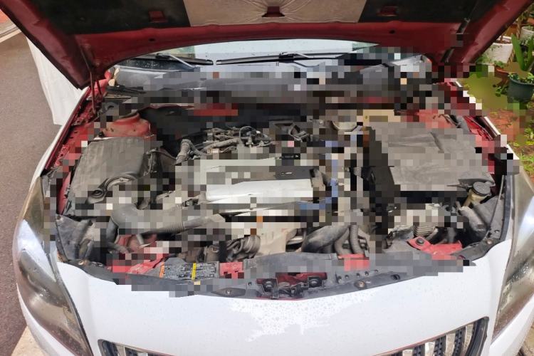 Used Buick Regal 2015 1.6T Leading Technology Model Engine Bay