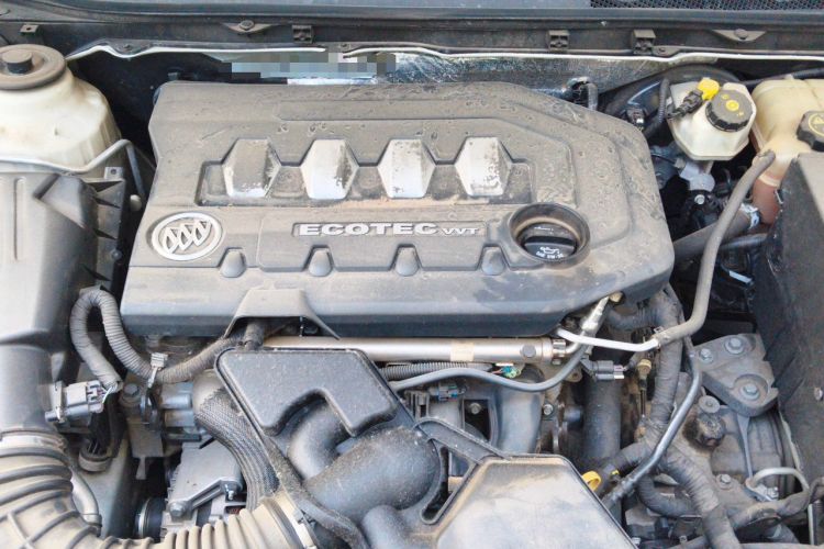 Used Buick Regal 2015 2.0L Elite Fashion Edition Engine Bay