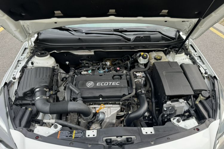 Used Buick Regal 2015 1.6T Leading Technology Model Engine Bay