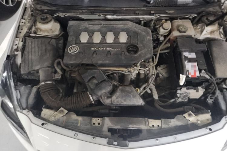 Used Buick Regal 2015 2.0L Elite Fashion Edition Engine Bay