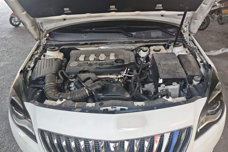 Used Buick Regal 2015 2.0L Elite Fashion Edition Engine Bay