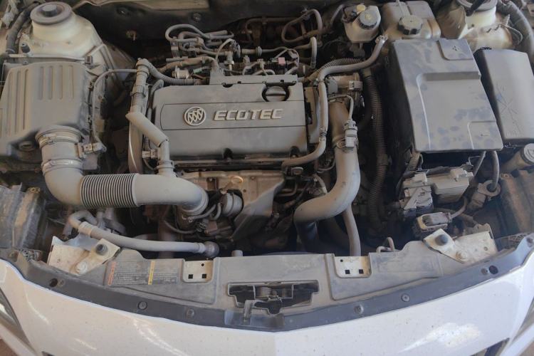 Used Buick Regal 2015 1.6T Leading Technology Model Engine Bay
