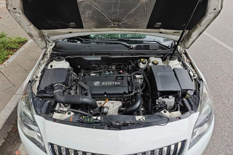 Used Buick Regal 2015 1.6T Elite Tech Model Engine Bay
