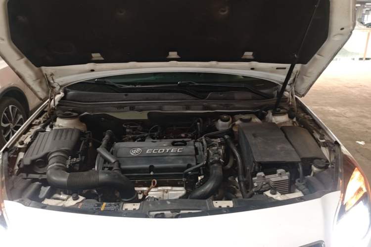 Used Buick Regal 2015 1.6T Leading Technology Model Engine Bay