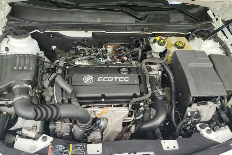 Used Buick Regal 2015 1.6T Leading Technology Model Engine Bay