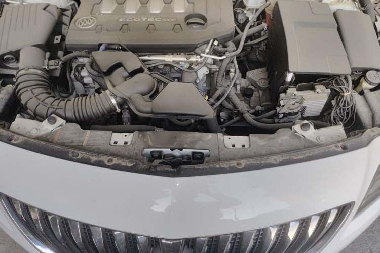 Used Buick Regal 2015 2.0L Leading Fashion Edition Engine Bay
