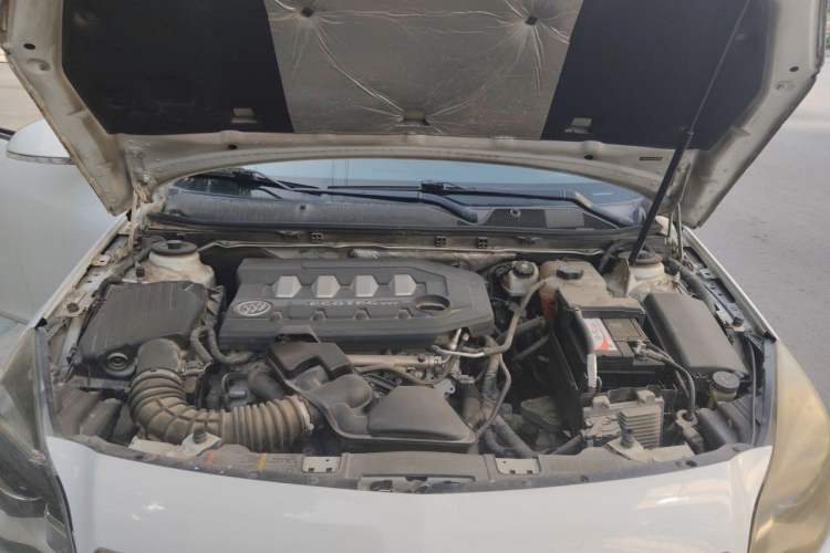 Used Buick Regal 2015 2.0L Leading Fashion Edition Engine Bay