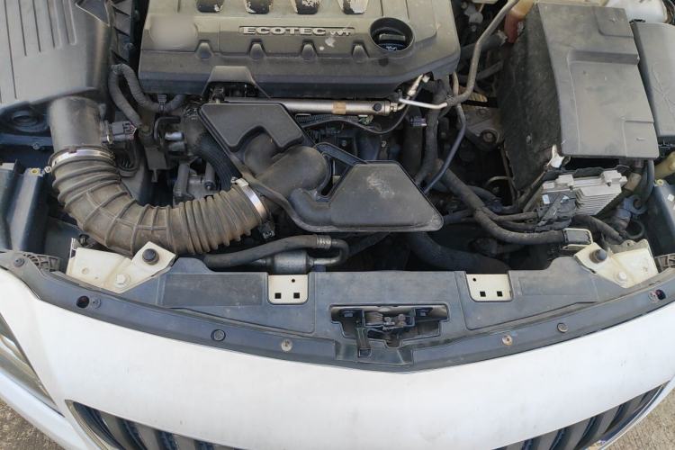 Used Buick Regal 2015 2.0L Elite Fashion Edition Engine Bay