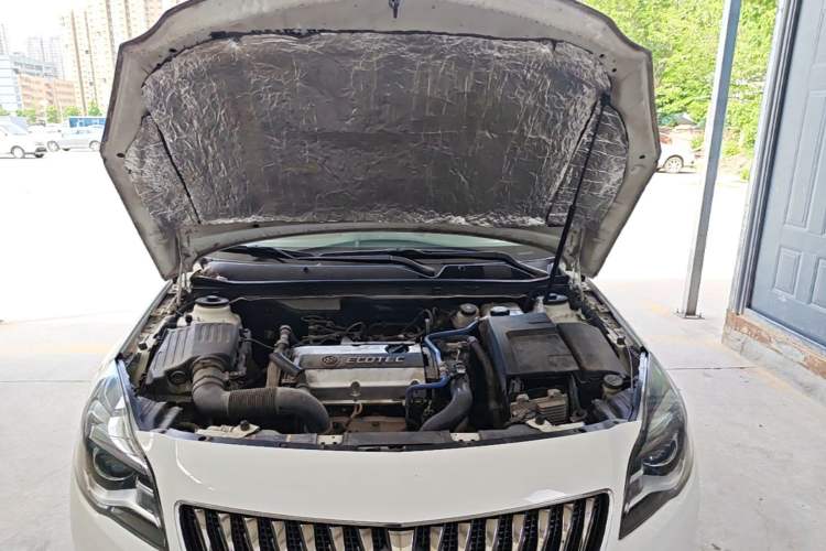Used Buick Regal 2015 1.6T Elite Tech Model Engine Bay