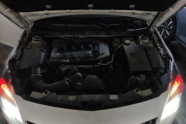 Used Buick Regal 2015 2.0L Leading Fashion Edition Engine Bay