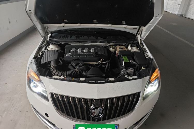 Used Buick Regal 2015 2.0L Elite Fashion Edition Engine Bay