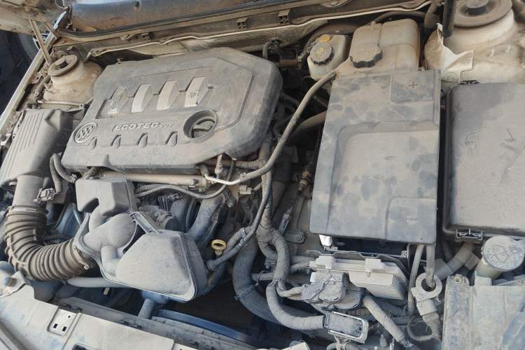 Used Buick Regal 2015 2.0L Leading Fashion Edition Engine Bay Left