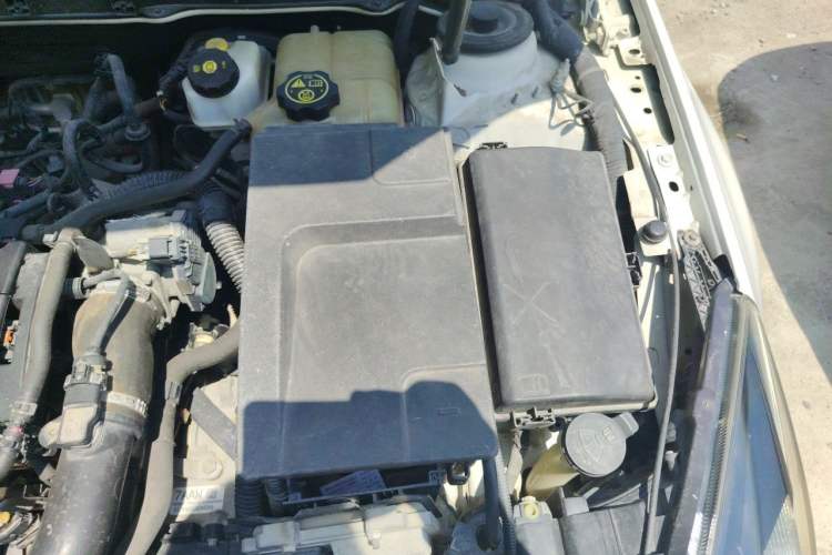 Used Buick Regal 2015 1.6T Elite Tech Model Engine Bay Left