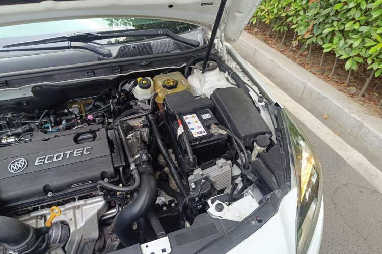 Used Buick Regal 2015 1.6T Leading Technology Model Engine Bay Left