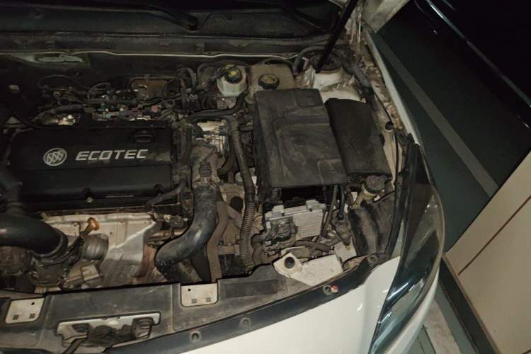 Used Buick Regal 2015 1.6T Elite Tech Model Engine Bay Left