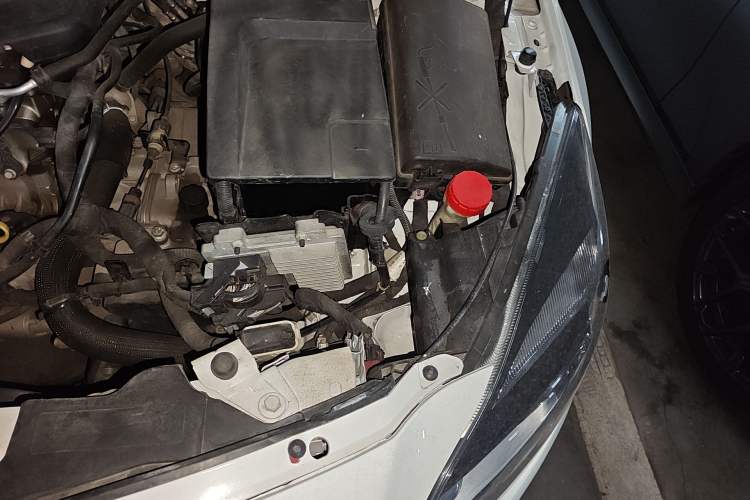 Used Buick Regal 2015 2.0L Leading Fashion Edition Engine Bay Left