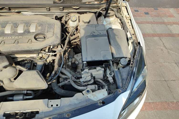 Used Buick Regal 2015 2.0L Leading Fashion Edition Engine Bay Left