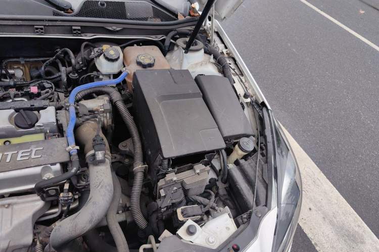 Used Buick Regal 2015 1.6T Elite Tech Model Engine Bay Left