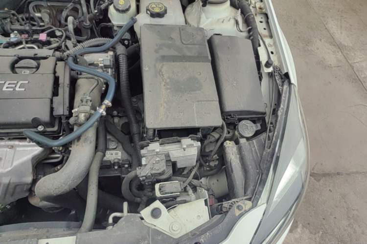 Used Buick Regal 2015 1.6T Elite Tech Model Engine Bay Left