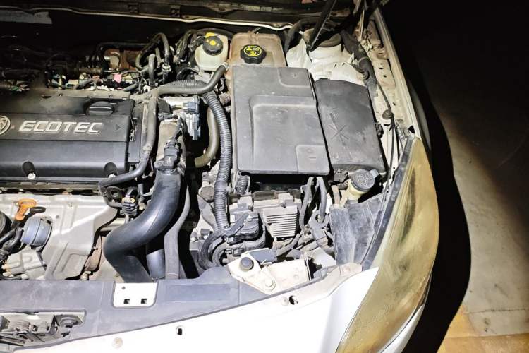 Used Buick Regal 2015 1.6T Elite Tech Model Engine Bay Left