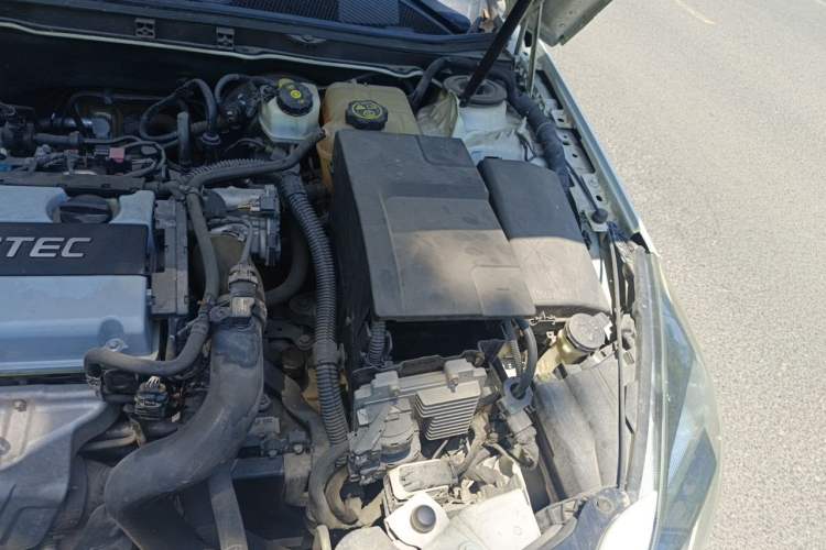 Used Buick Regal 2015 1.6T Leading Technology Model Engine Bay Left