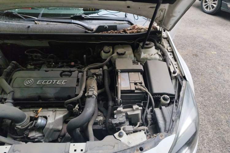 Used Buick Regal 2015 1.6T Elite Tech Model Engine Bay Left