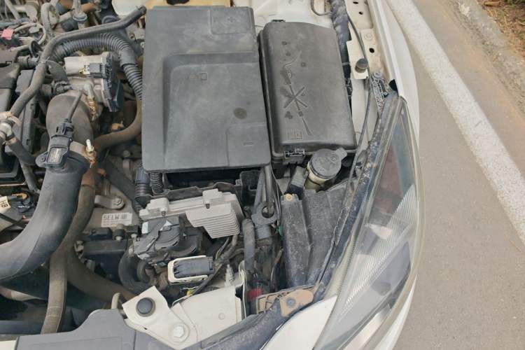 Used Buick Regal 2015 1.6T Elite Tech Model Engine Bay Left