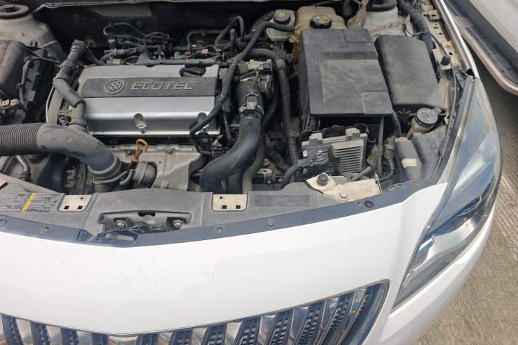 Used Buick Regal 2015 1.6T Elite Tech Model Engine Bay Left