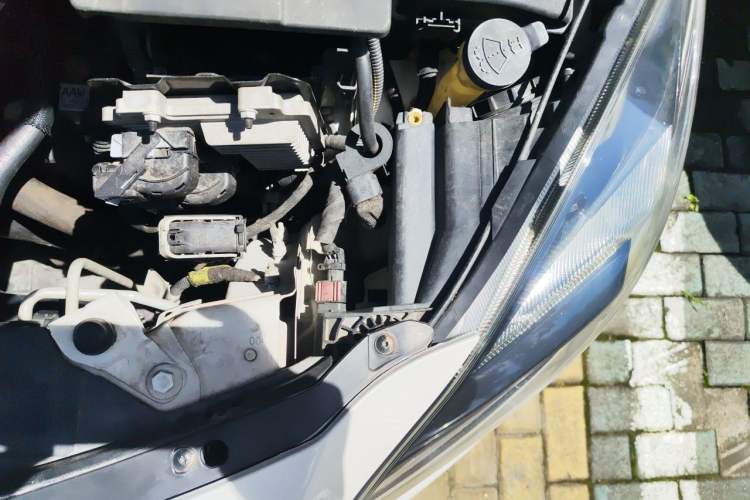 Used Buick Regal 2015 1.6T Leading Technology Model Engine Bay Left