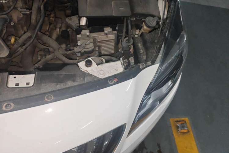 Used Buick Regal 2015 2.0L Leading Fashion Edition Engine Bay Left