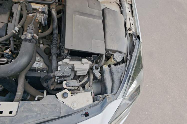 Used Buick Regal 2015 1.6T Elite Tech Model Engine Bay Left