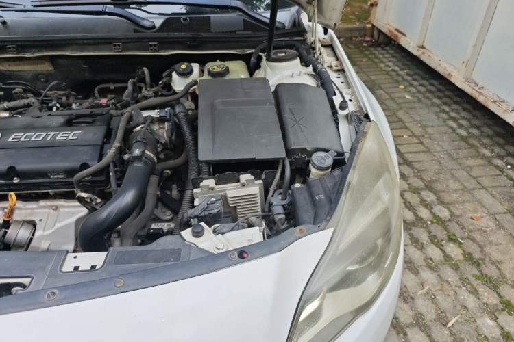 Used Buick Regal 2015 1.6T Elite Tech Model Engine Bay Left