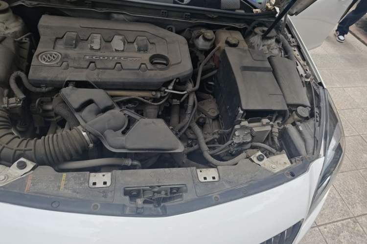Used Buick Regal 2015 2.0L Leading Fashion Edition Engine Bay Left