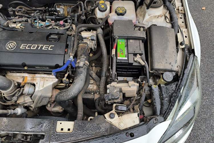 Used Buick Regal 2015 1.6T Elite Tech Model Engine Bay Left