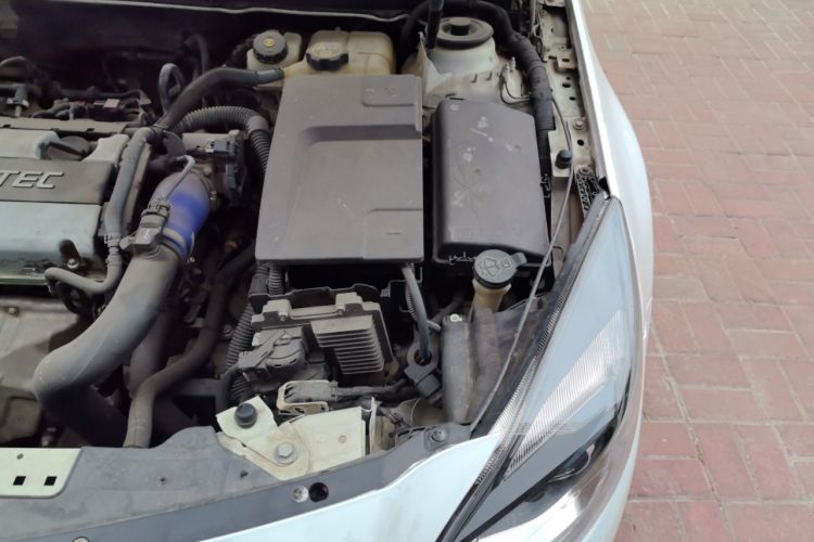 Used Buick Regal 2015 1.6T Fashion Tech Model Engine Bay Left