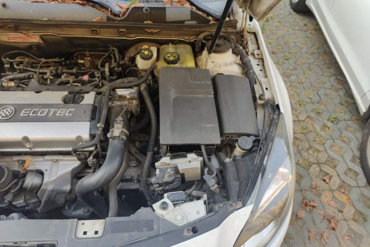 Used Buick Regal 2015 1.6T Elite Tech Model Engine Bay Left