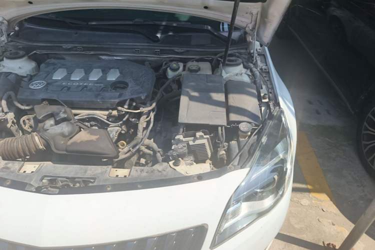Used Buick Regal 2015 2.0L Leading Fashion Edition Engine Bay Left