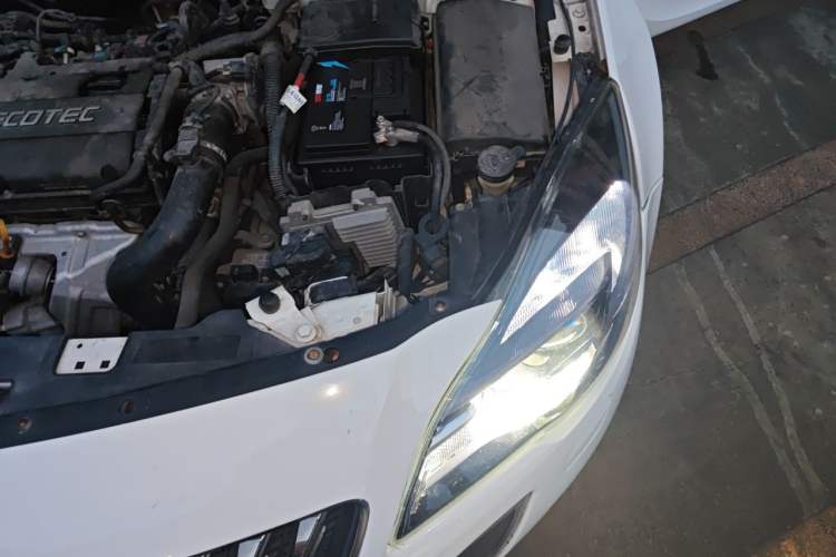 Used Buick Regal 2015 1.6T Elite Tech Model Engine Bay Left