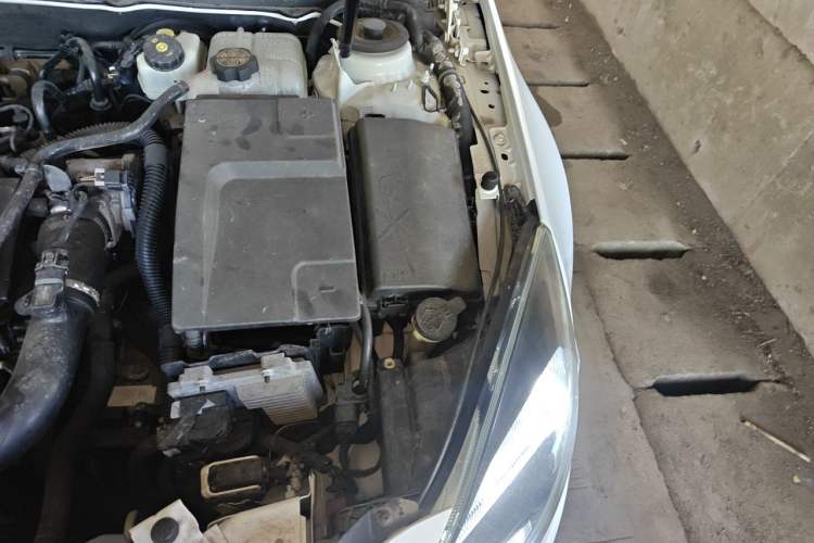 Used Buick Regal 2015 1.6T Leading Technology Model Engine Bay Left