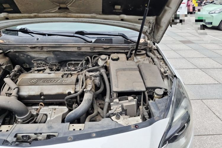 Used Buick Regal 2015 1.6T Elite Tech Model Engine Bay Left
