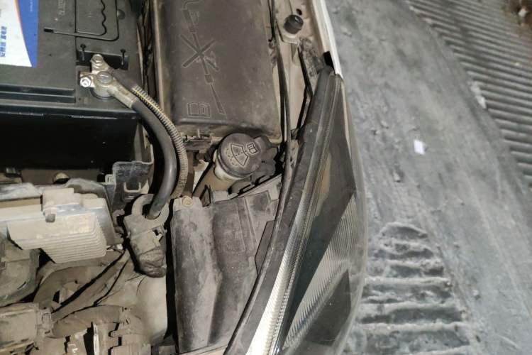 Used Buick Regal 2015 1.6T Elite Tech Model Engine Bay Left