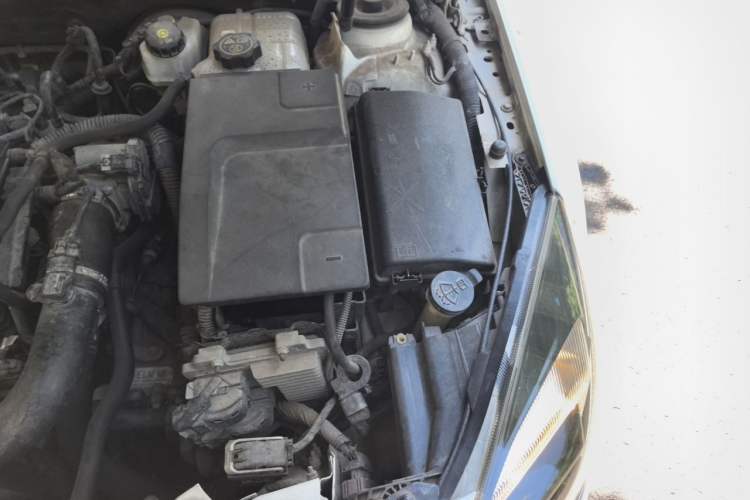 Used Buick Regal 2015 1.6T Leading Technology Model Engine Bay Left