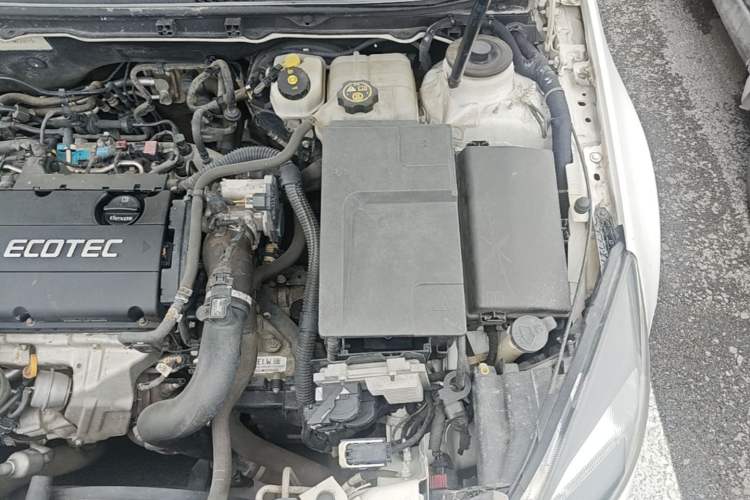 Used Buick Regal 2015 1.6T Leading Technology Model Engine Bay Left