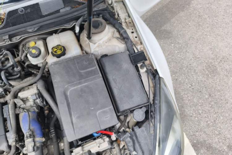 Used Buick Regal 2015 1.6T Elite Tech Model Engine Bay Left
