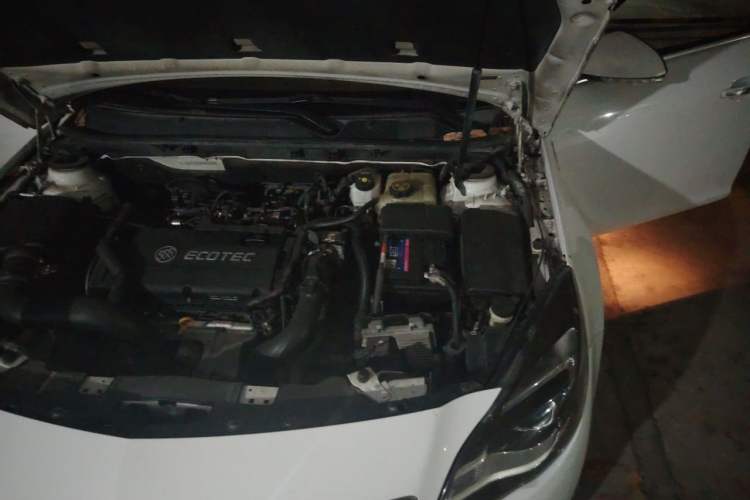 Used Buick Regal 2015 1.6T Elite Tech Model Engine Bay Left